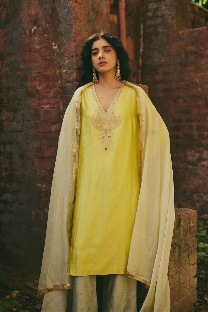 ZARVEEN DUPATTA