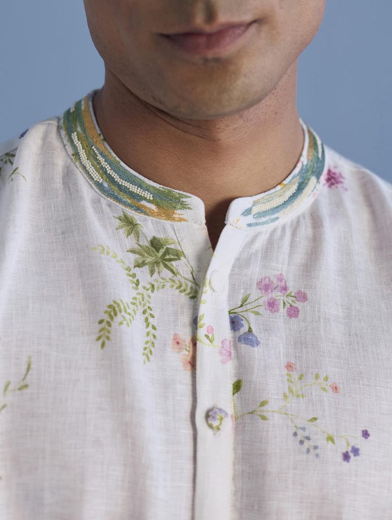 Ahan Floral Printed Kurta with Embroidered Collar - White linen by Manan Men in white color for men in Singapore