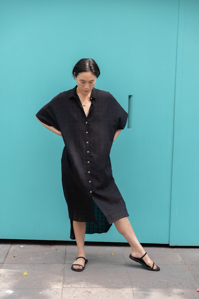 Tokyo — Street Shirt — Noir cotton by World of Crow in black color for women in Singapore