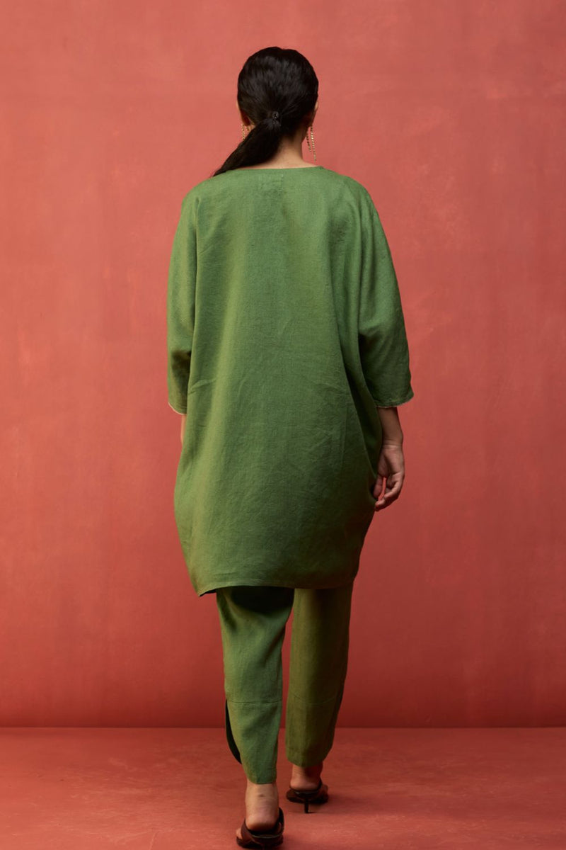 Etsu Yoke Linen Kurta - Fern Green linen by Manan in green color for women in Singapore