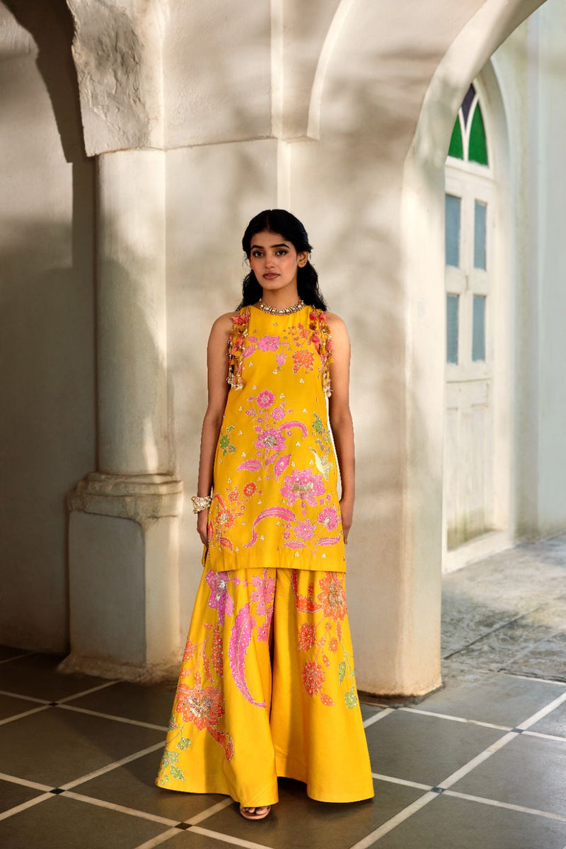 PH-2894 Halo Kurti Set – Honey by Paulmi & Harsh in gold color for women in Singapore