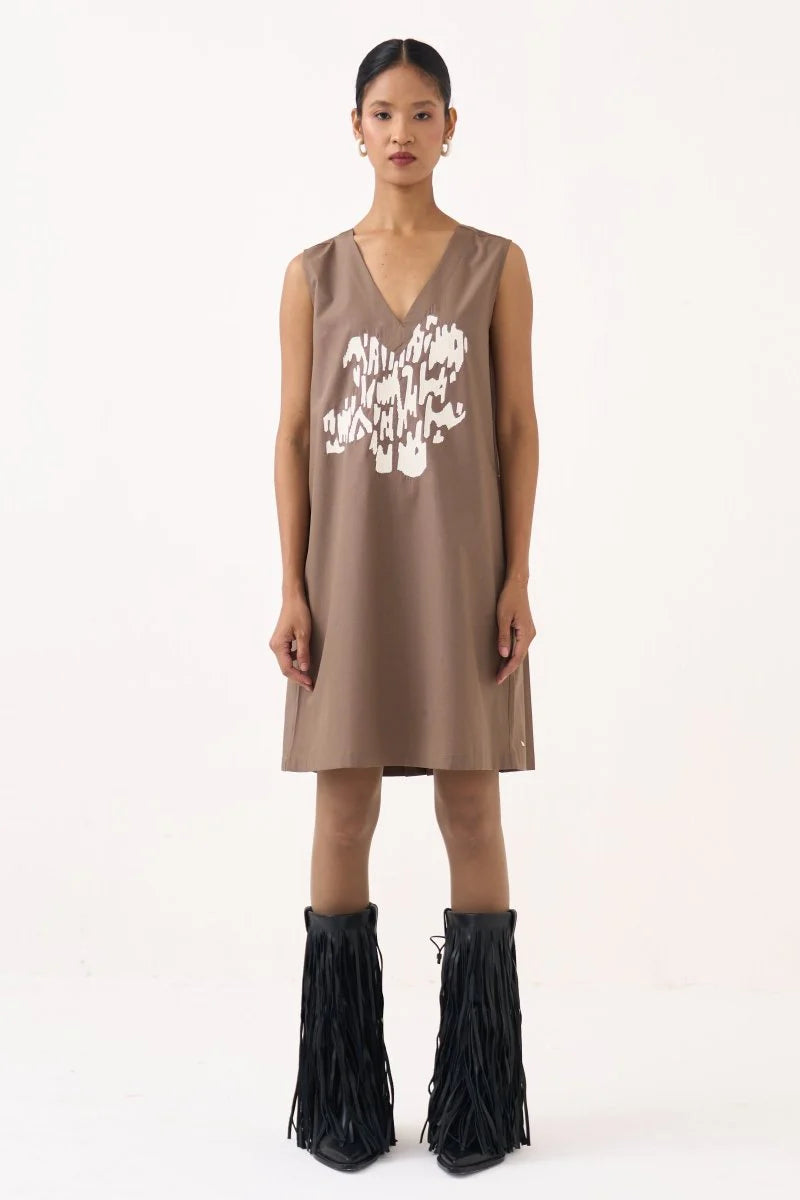 TCMPOP26-24 SHORT BACK PLEAT DRESS-Size S