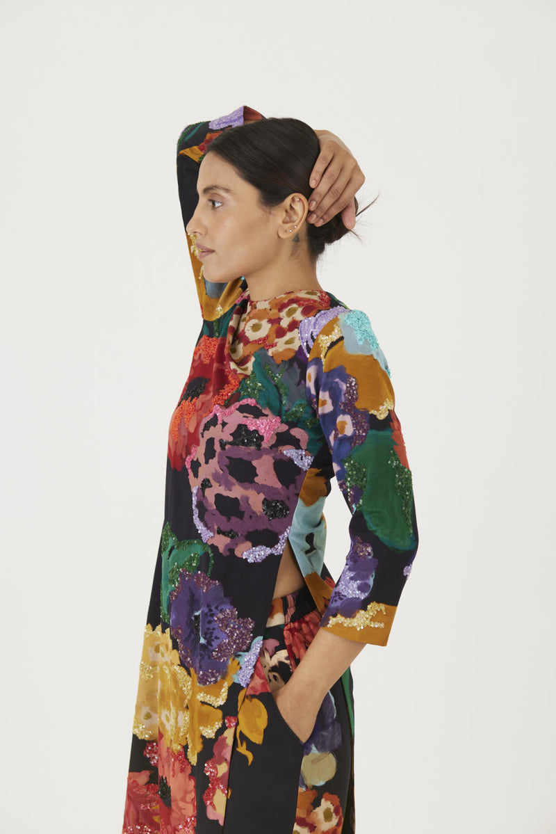 FARAH BLACK EMBROIDERED KURTA SET Kurta Sets by Yam in black color for women in Singapore
