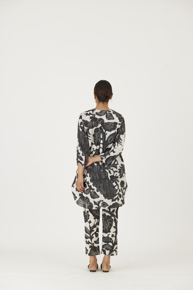 MELINA SHORT KURTA SET Kurta Sets by Yam in black color for women in Singapore