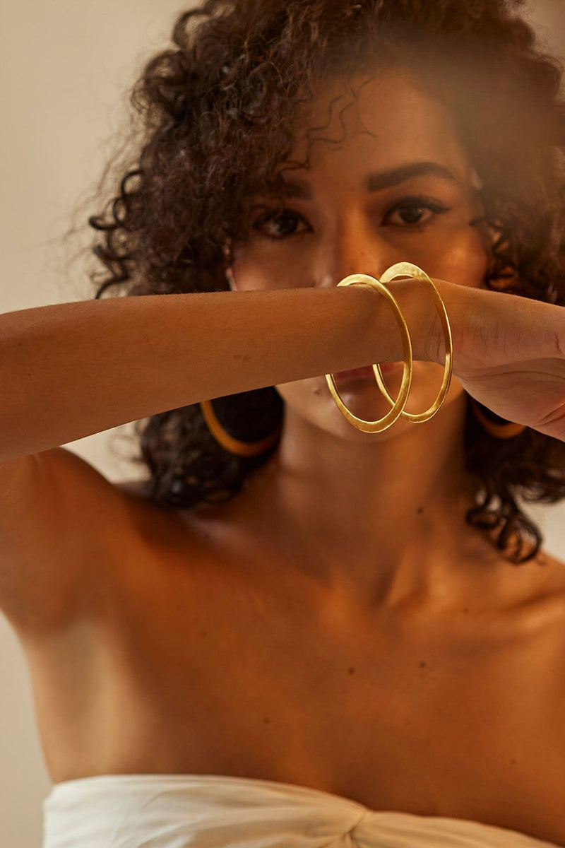 Kaner bangle by Khara Kapas Jewellery for women in Singapore