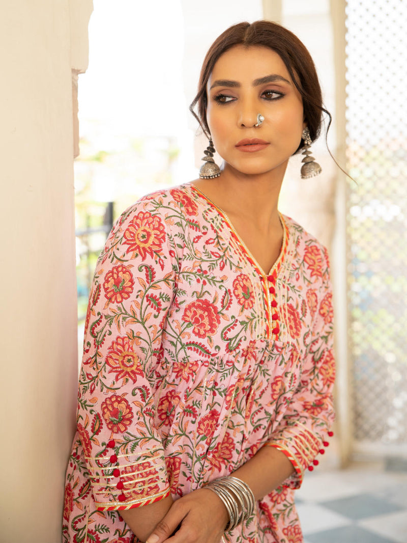 Chaand inaayat Canvas & Weaves