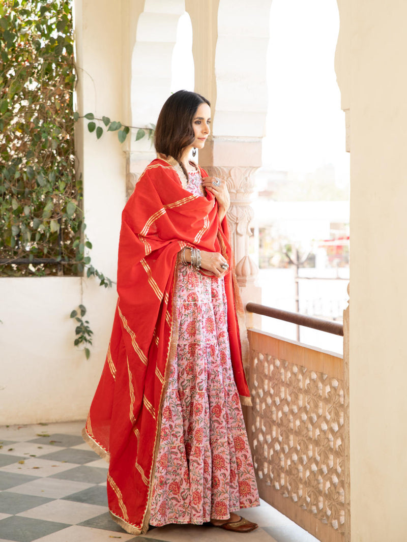 Chaand Inaya Gudhal Skirt Set Chaand Inaya Gudhal Skirt Set by Maison Shefali by Maison Shefali for women in Singapore