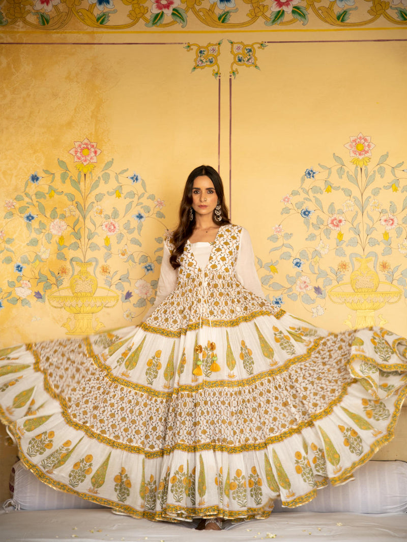 Chaand mughal baagh jacket set Chaand mughal baagh jacket set by Maison Shefali by Maison Shefali for women in Singapore