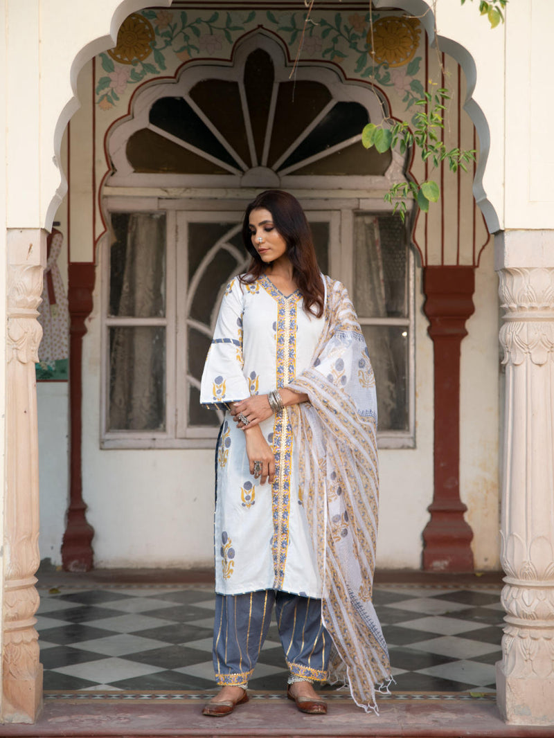 Chaand Sahar Ambar Salwar Set Chaand Sahar Ambar Salwar Set by Maison Shefali by Maison Shefali for women in Singapore