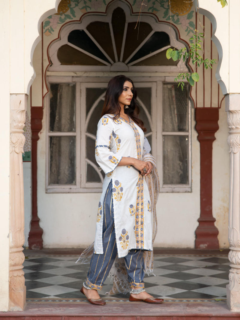 Chaand Sahar Ambar Salwar Set Chaand Sahar Ambar Salwar Set by Maison Shefali by Maison Shefali for women in Singapore
