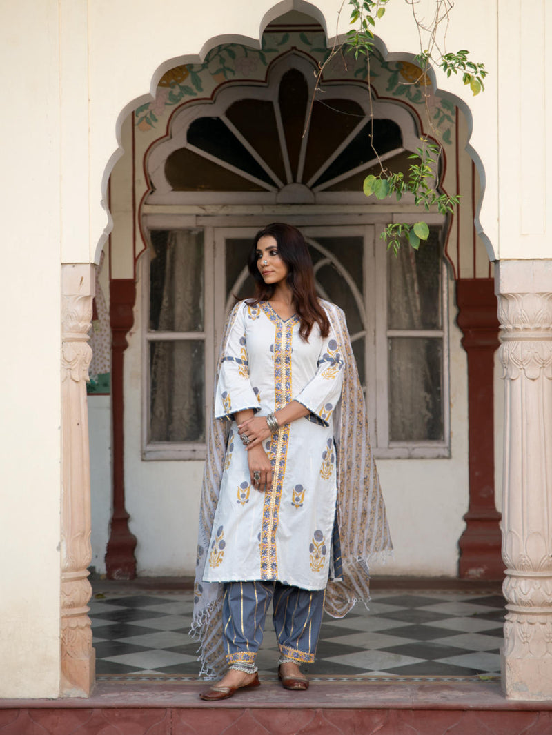 Chaand Sahar Ambar Salwar Set Chaand Sahar Ambar Salwar Set by Maison Shefali by Maison Shefali for women in Singapore