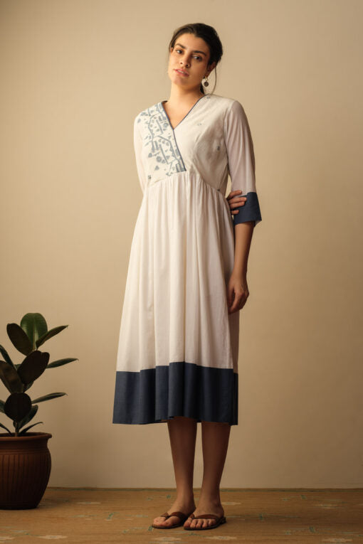 Peshwaz Jamdani Dress Ivory & Indigo Peshwaz Jamdani dress ivory & indigo by Mallika Mathur by Mallika Mathur for women in Singapore