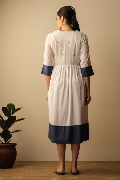 Peshwaz Jamdani Dress Ivory & Indigo Peshwaz Jamdani dress ivory & indigo by Mallika Mathur by Mallika Mathur for women in Singapore