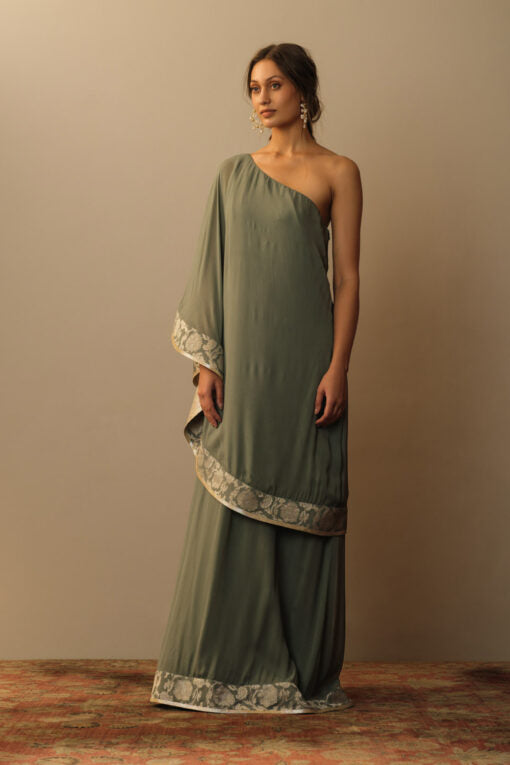 Toga dress Grey Georgette Toga dress grey georgette by Mallika Mathur by Mallika Mathur for women in Singapore