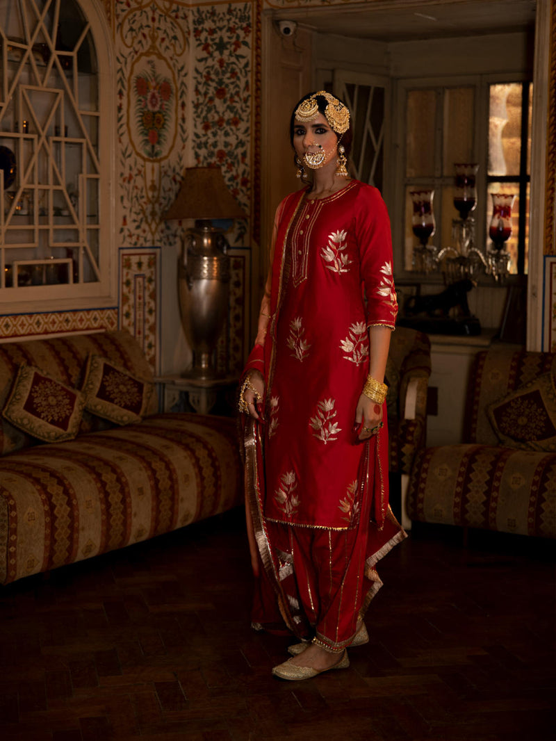 Ulfat - Gulaal Chanderi Silk Kurta Salwar Set Ulfat - Gulaal Chanderi Silk Kurta Salwar Set by Maison Shefali by Maison Shefali for women in Singapore