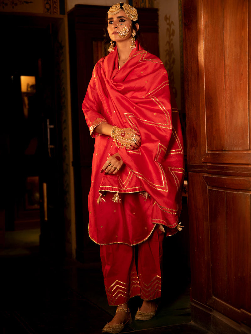 Zara - Gulaab Chanderi Silk Kurta Pant Set Zara - Gulaab Chanderi Silk Kurta Pant Set by Maison Shefali by Maison Shefali for women in Singapore