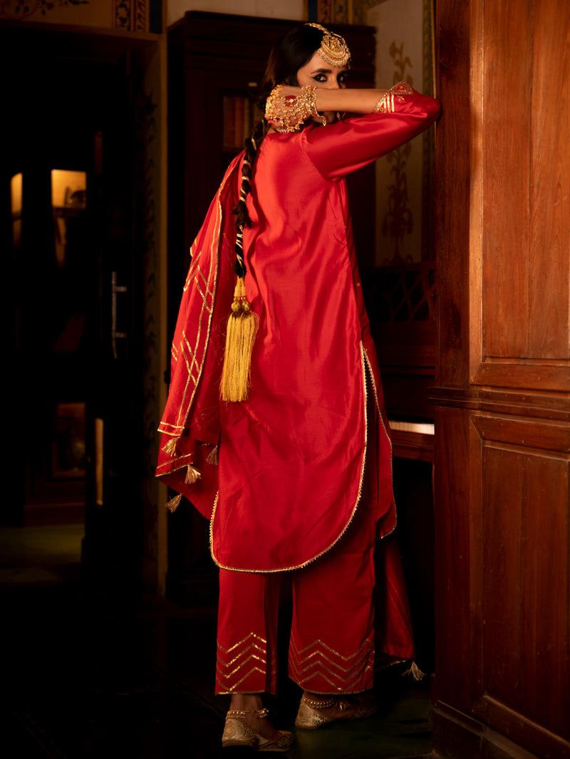Zara - Gulaab Chanderi Silk Kurta Pant Set Zara - Gulaab Chanderi Silk Kurta Pant Set by Maison Shefali by Maison Shefali for women in Singapore