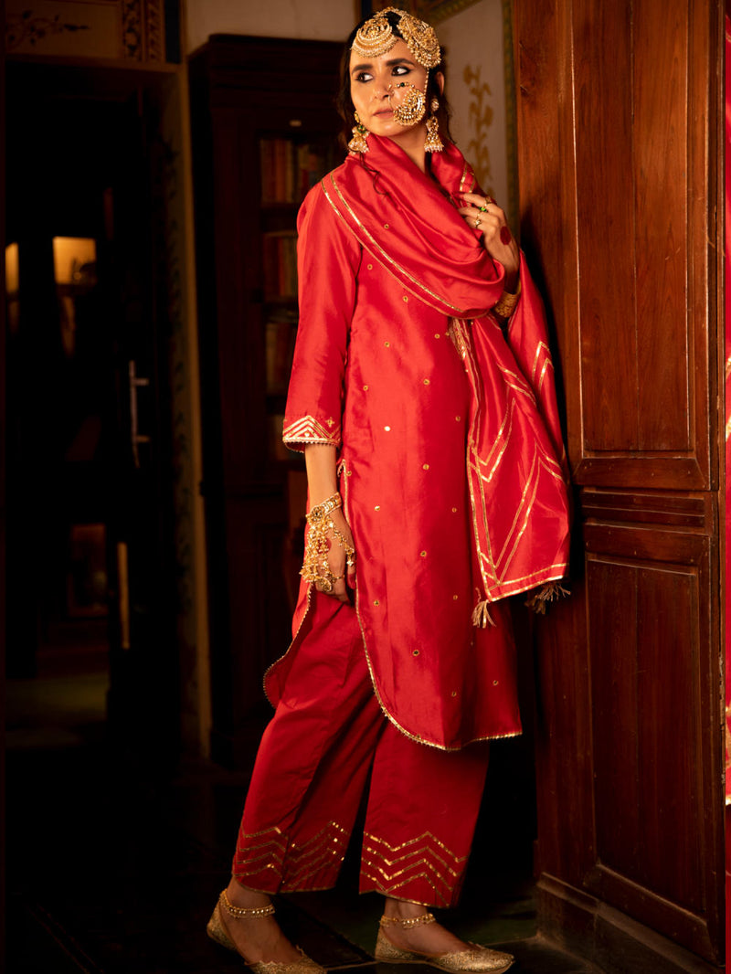 Zara - Gulaab Chanderi Silk Kurta Pant Set Zara - Gulaab Chanderi Silk Kurta Pant Set by Maison Shefali by Maison Shefali for women in Singapore